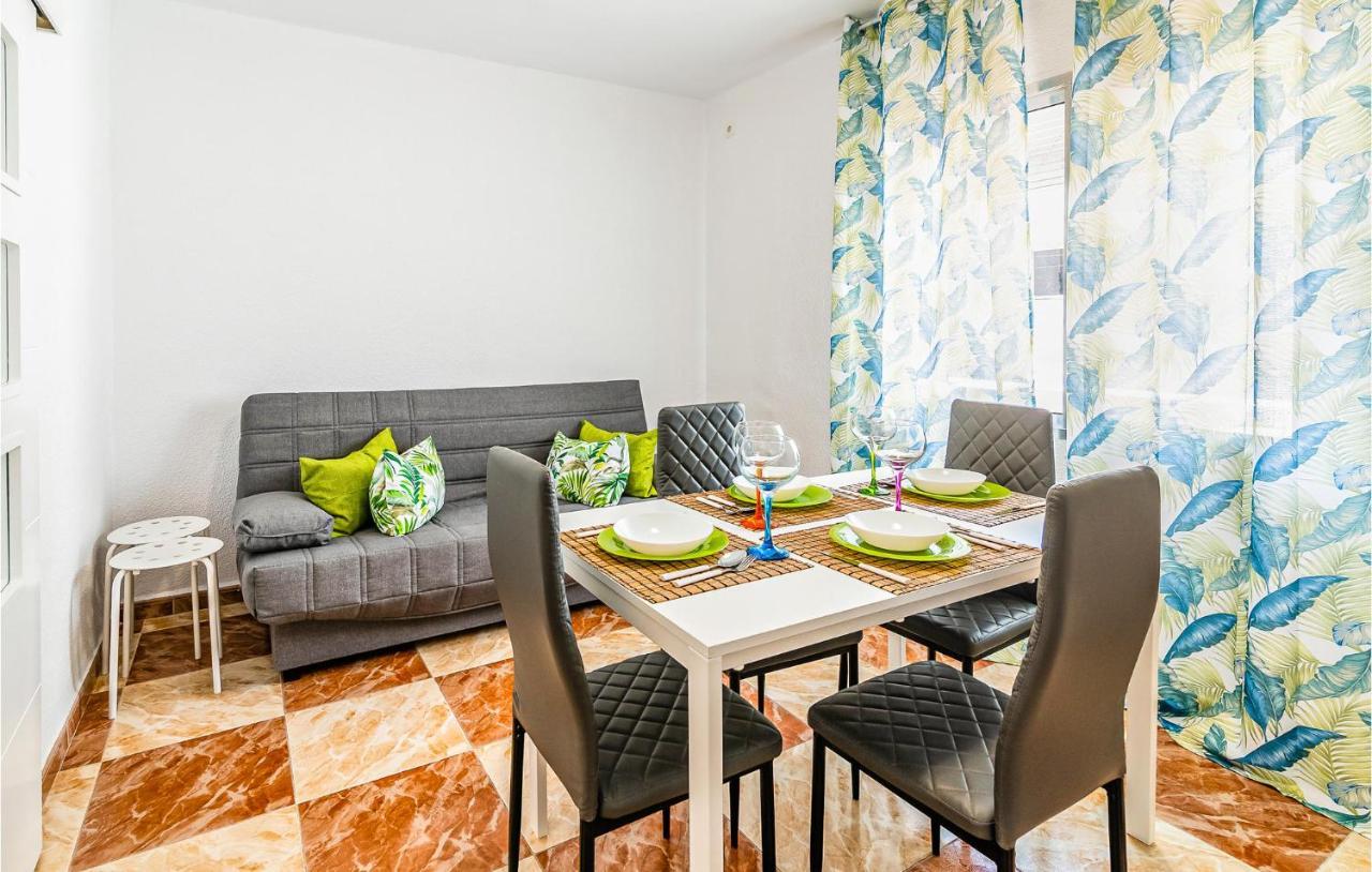 Beautiful Apartment In Cordoba With Kitchenette Buitenkant foto
