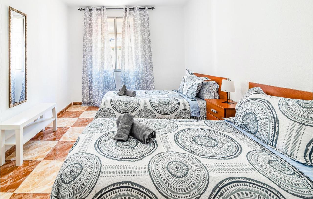 Beautiful Apartment In Cordoba With Kitchenette Buitenkant foto