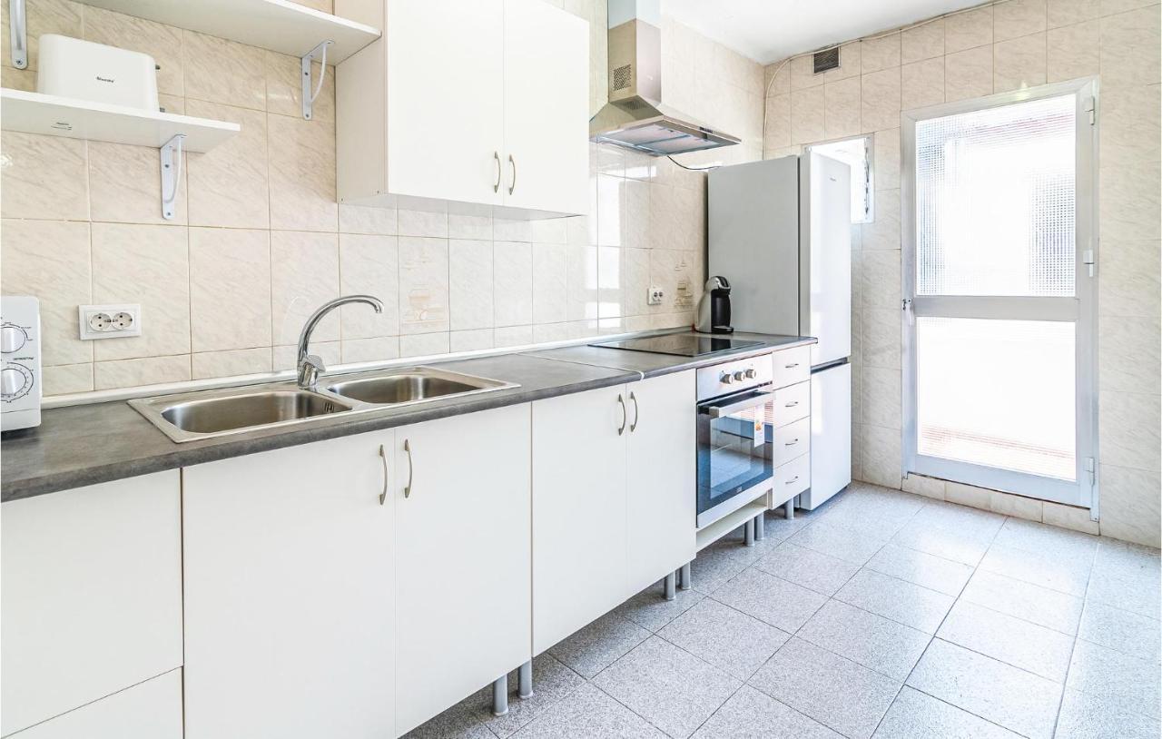 Beautiful Apartment In Cordoba With Kitchenette Buitenkant foto
