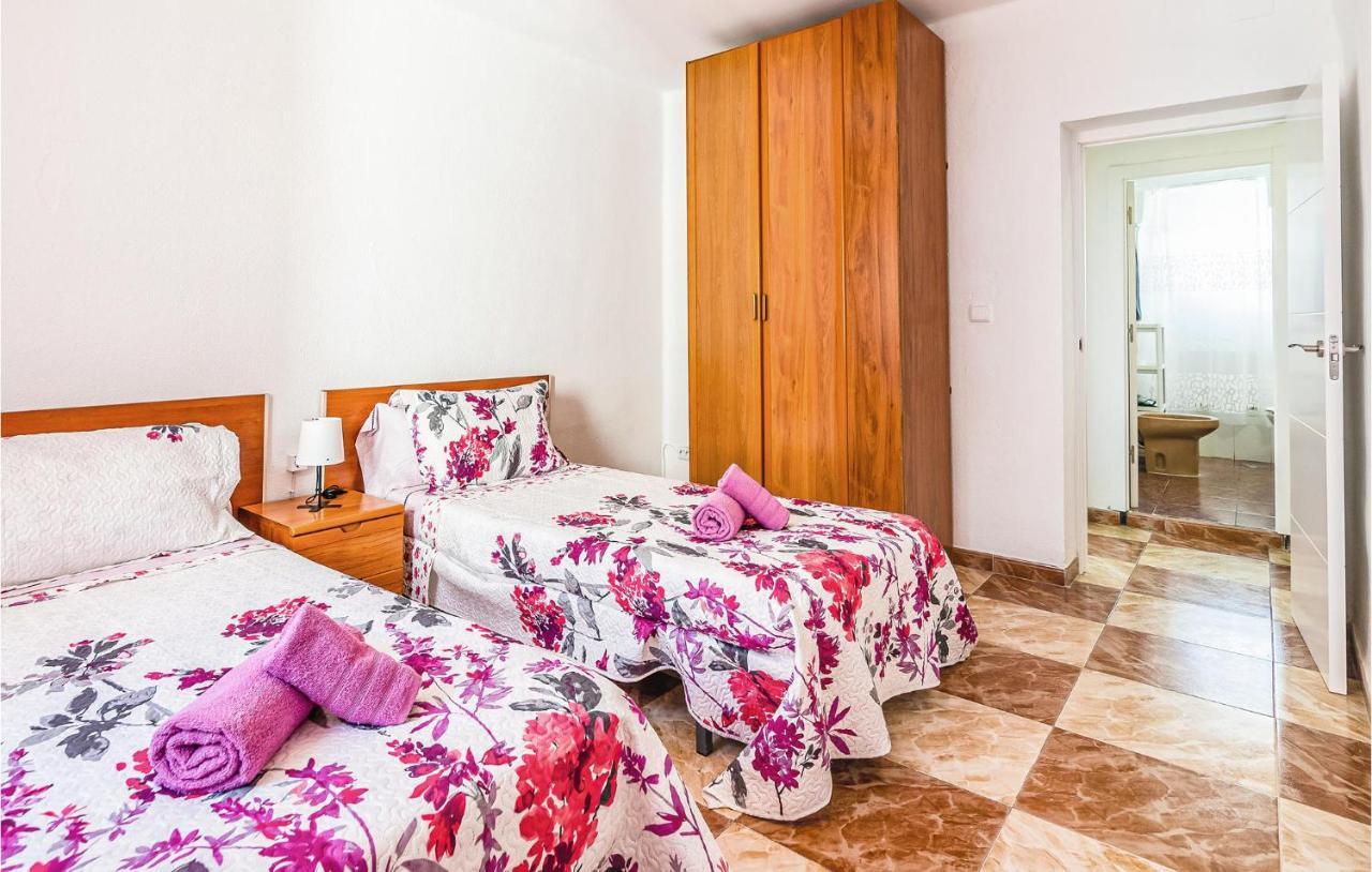 Beautiful Apartment In Cordoba With Kitchenette Buitenkant foto