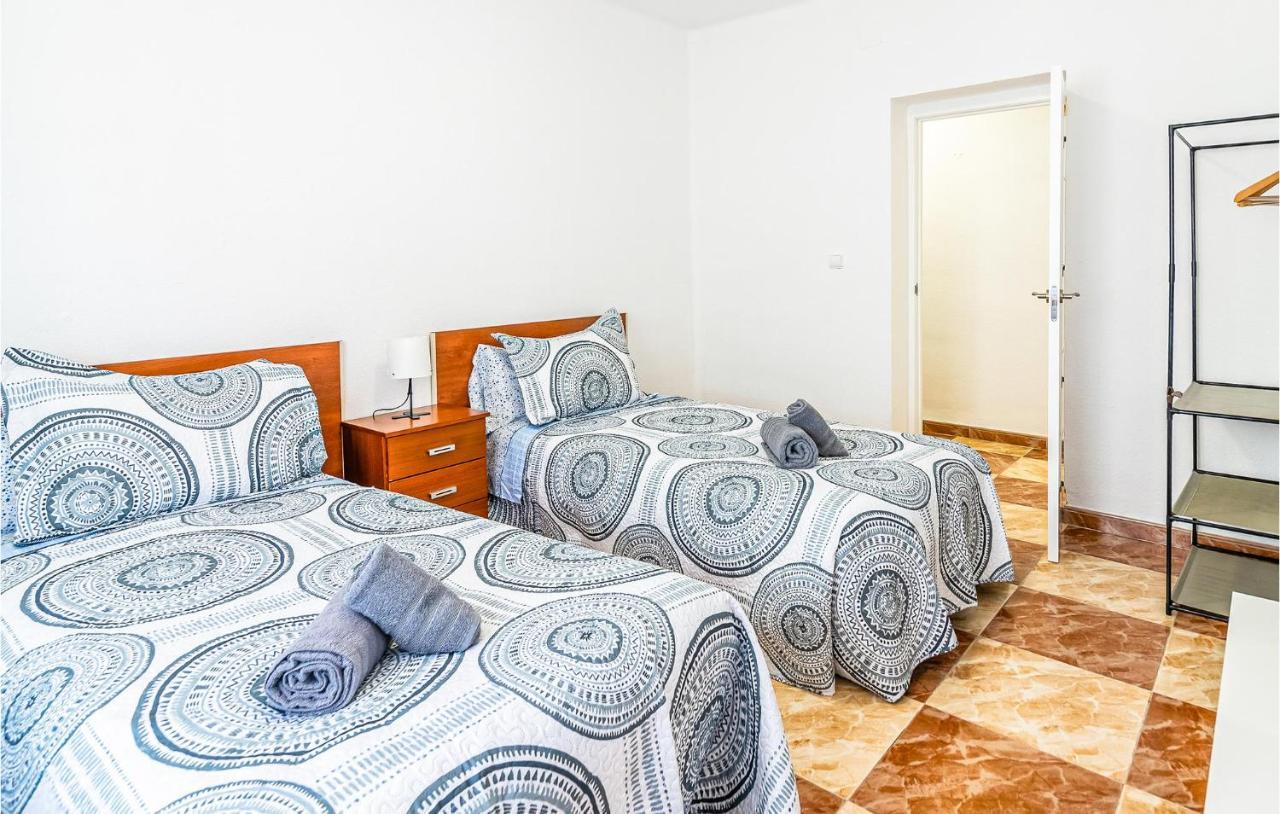 Beautiful Apartment In Cordoba With Kitchenette Buitenkant foto